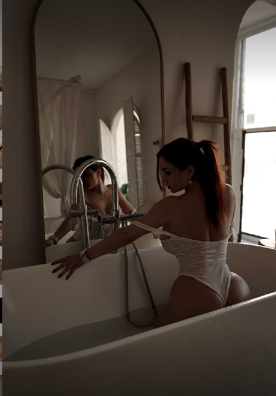 A playful frame from Miranda Faith nude — online in Bratislava