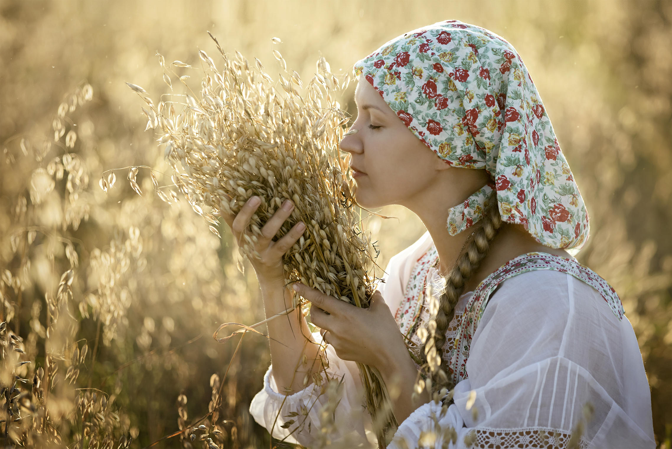 Photo Women in Slavic costumes in Bratislava